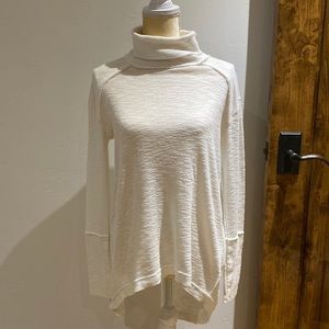 NWOT We The Free Sweater, Size M